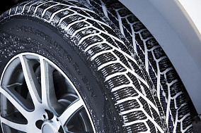 Nokian Hakkapeliitta R2 SUV 235/75R15 105R