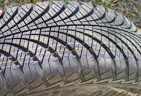 Goodyear Vector 4Seasons Gen-3 225/55R18 102W
