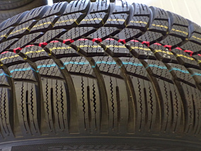Lassa Snoways 4 255/40R20 101W