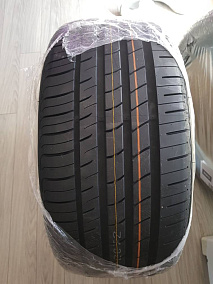 Roadstone N'Fera RU1 275/40R20 106Y