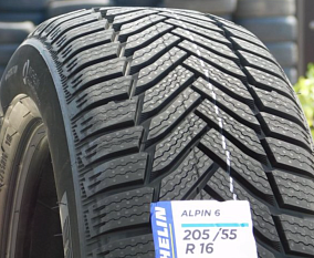 Michelin Alpin 6 205/45R17 88H